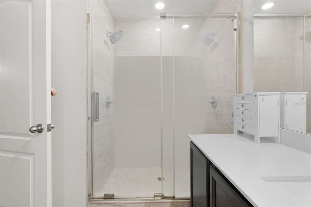 For Rent: $2,400 (3 beds, 2 baths, 1729 Square Feet)