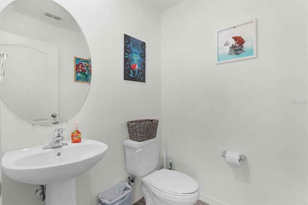 For Rent: $2,400 (3 beds, 2 baths, 1729 Square Feet)