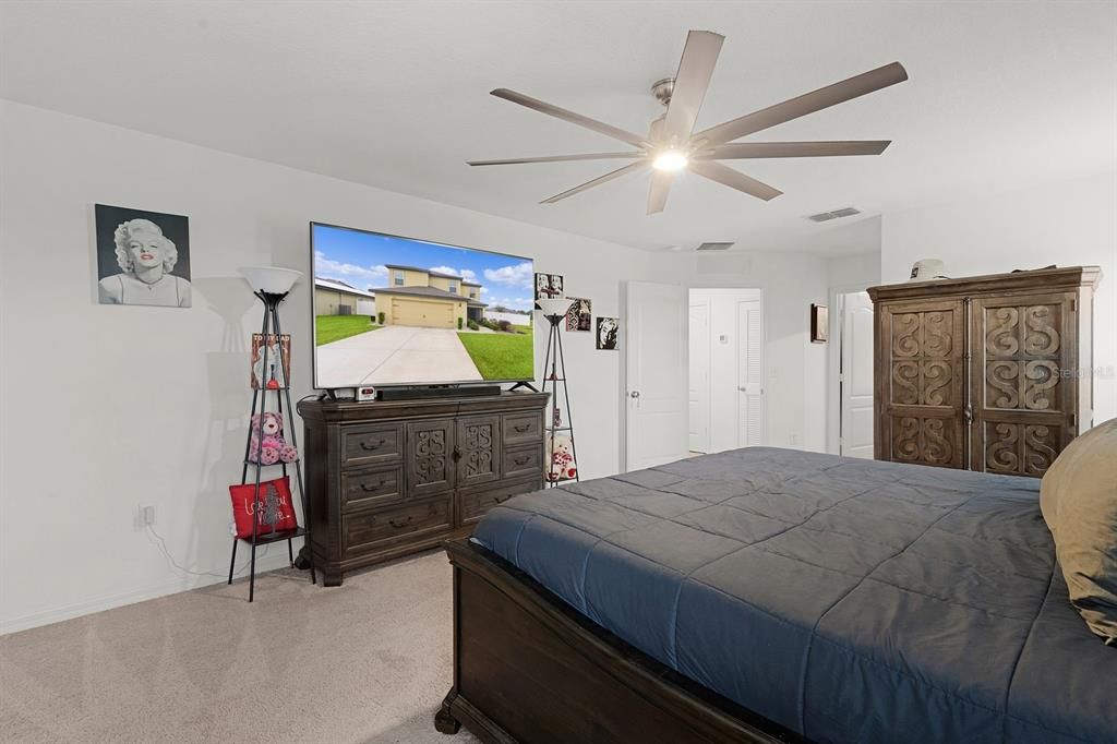 For Rent: $2,400 (3 beds, 2 baths, 1729 Square Feet)