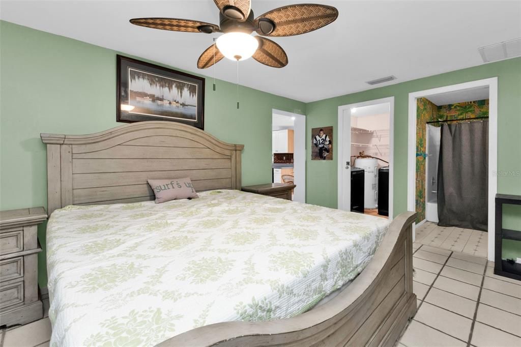 For Sale: $199,000 (3 beds, 2 baths, 1376 Square Feet)