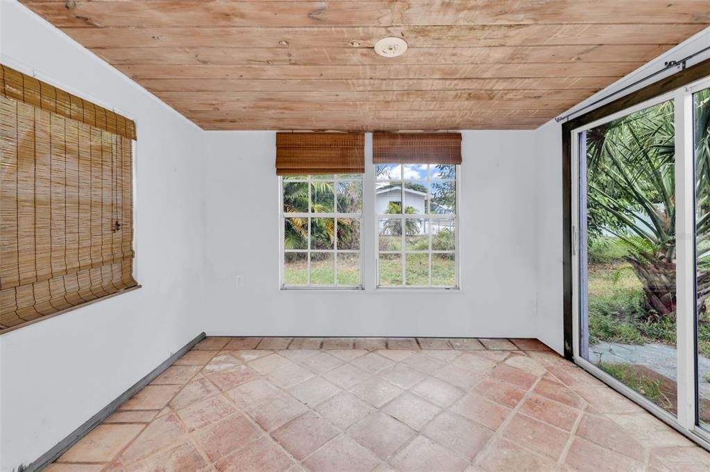 For Sale: $199,000 (3 beds, 2 baths, 1376 Square Feet)