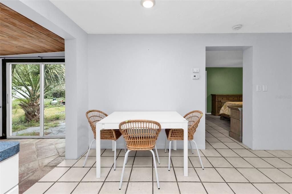 For Sale: $199,000 (3 beds, 2 baths, 1376 Square Feet)