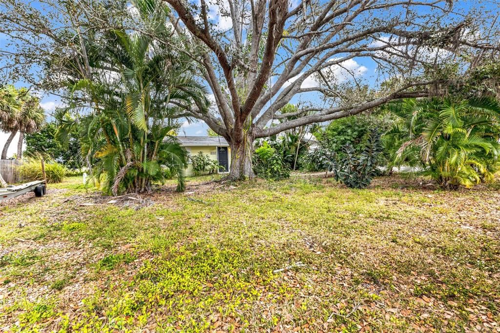 For Sale: $199,000 (3 beds, 2 baths, 1376 Square Feet)