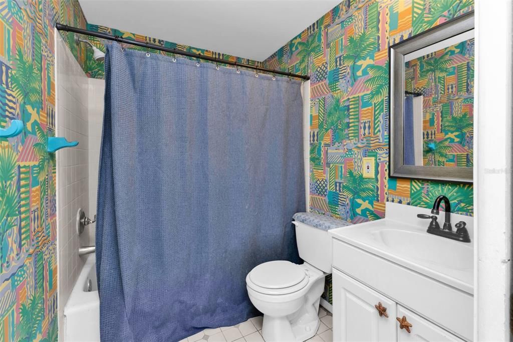 For Sale: $199,000 (3 beds, 2 baths, 1376 Square Feet)