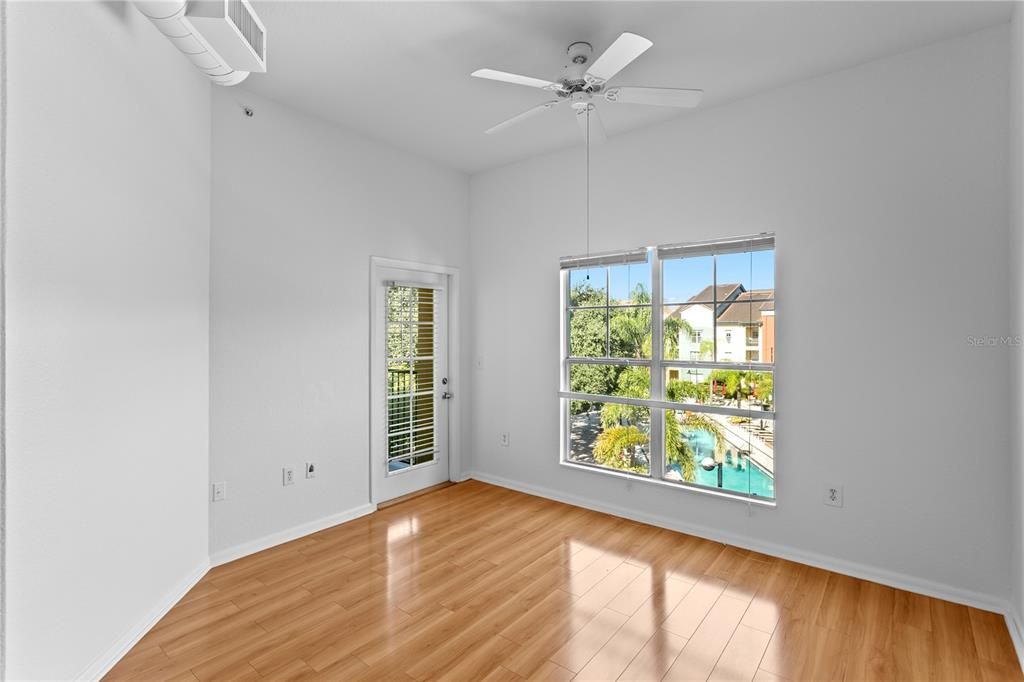 En Venta: $275,000 (1 camas, 1 baños, 721 Pies cuadrados)