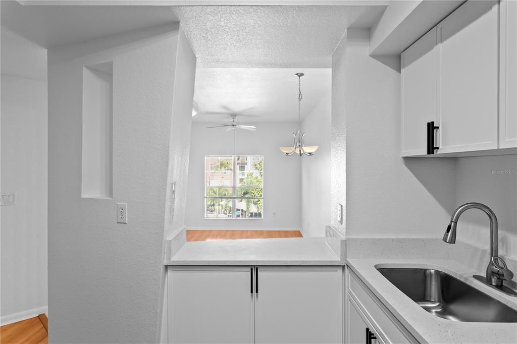 En Venta: $275,000 (1 camas, 1 baños, 721 Pies cuadrados)