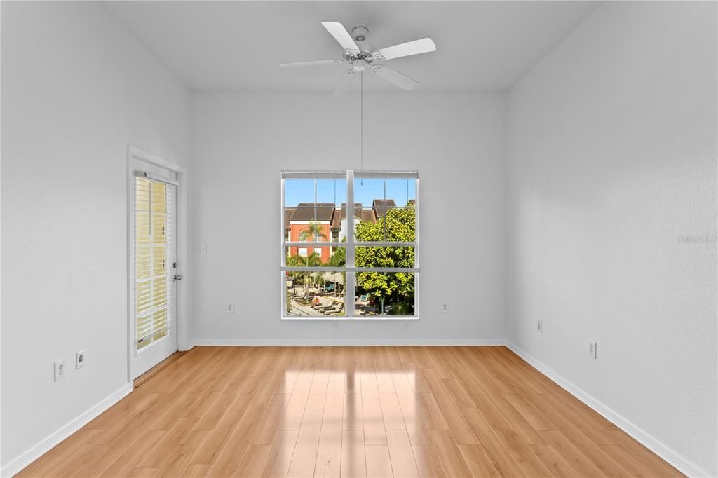 En Venta: $275,000 (1 camas, 1 baños, 721 Pies cuadrados)