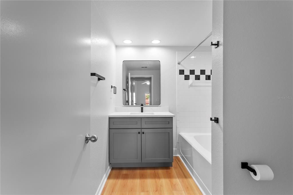 En Venta: $275,000 (1 camas, 1 baños, 721 Pies cuadrados)