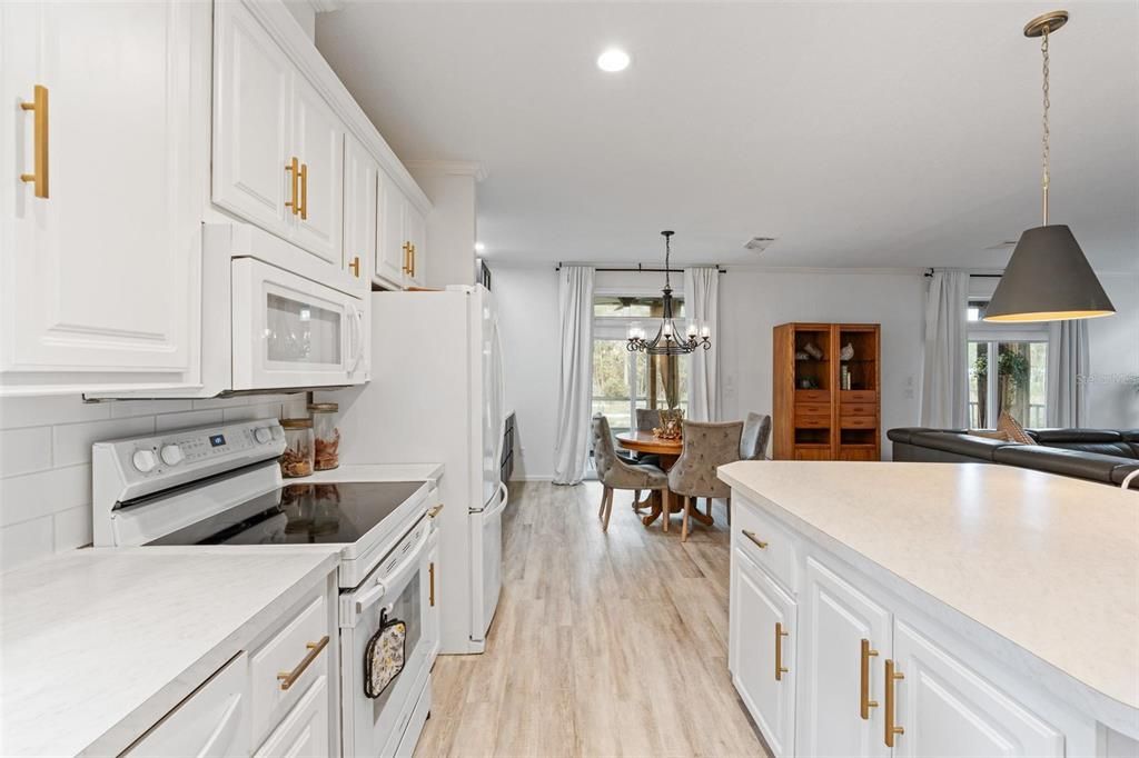 На продажу: $337,000 (3 спален, 2 ванн, 1920 Квадратных фут)