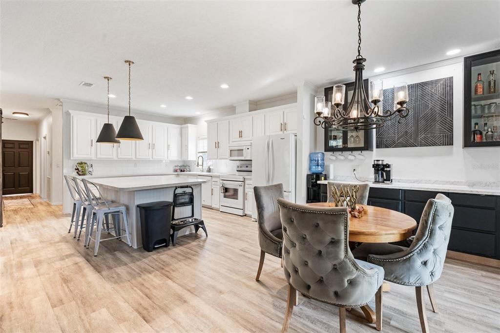 На продажу: $337,000 (3 спален, 2 ванн, 1920 Квадратных фут)