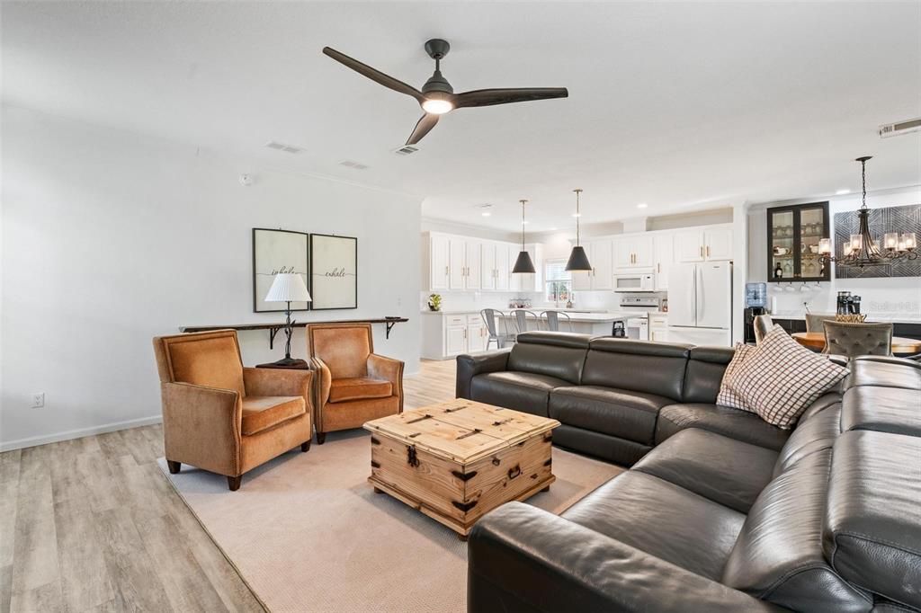 На продажу: $337,000 (3 спален, 2 ванн, 1920 Квадратных фут)