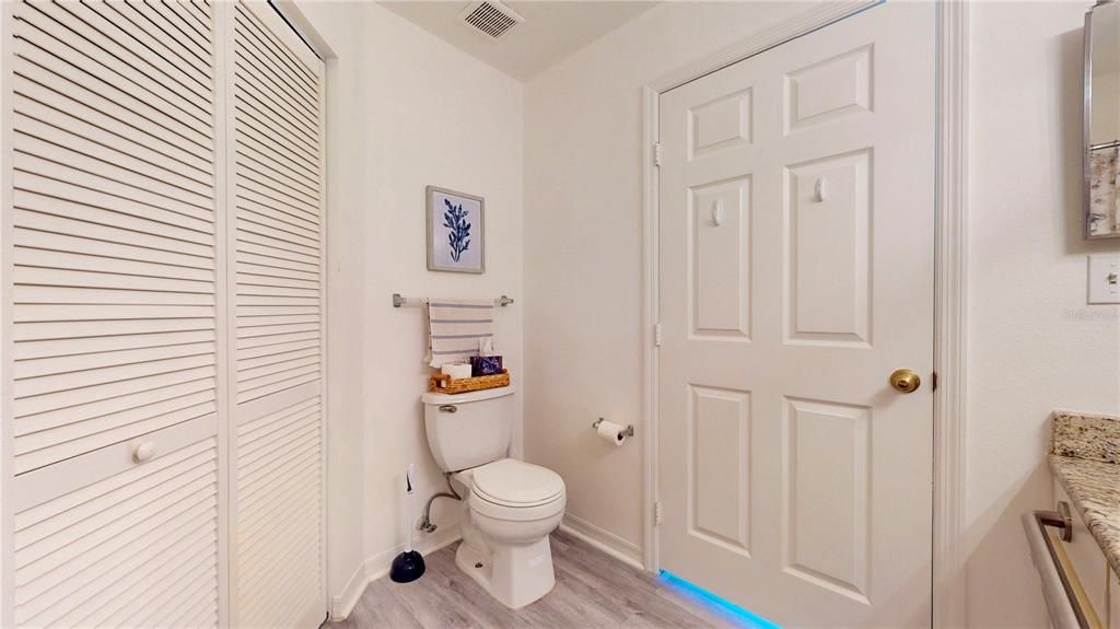 待售: $279,000 (2 贝兹, 2 浴室, 1168 平方英尺)