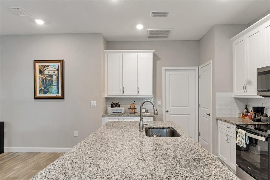 For Sale: $407,900 (3 beds, 2 baths, 2598 Square Feet)