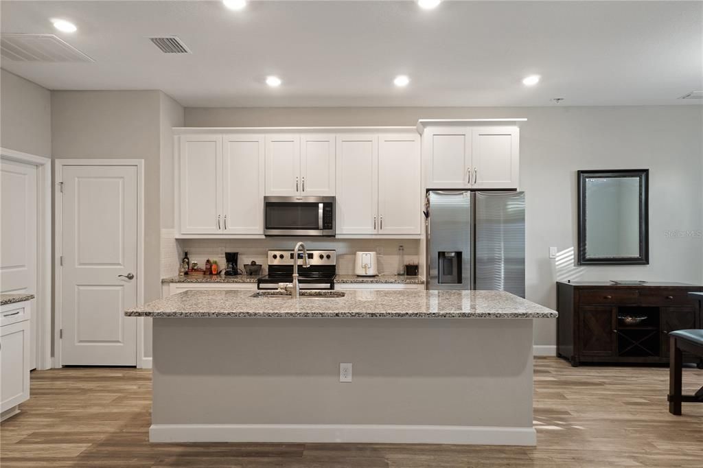 For Sale: $407,900 (3 beds, 2 baths, 2598 Square Feet)