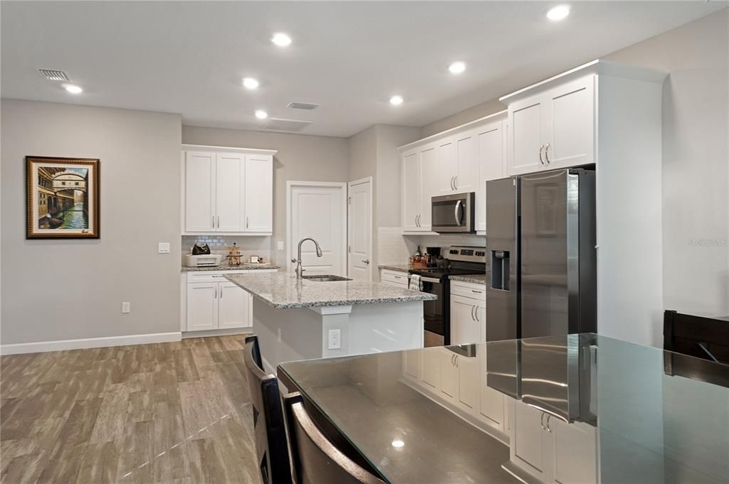 For Sale: $407,900 (3 beds, 2 baths, 2598 Square Feet)