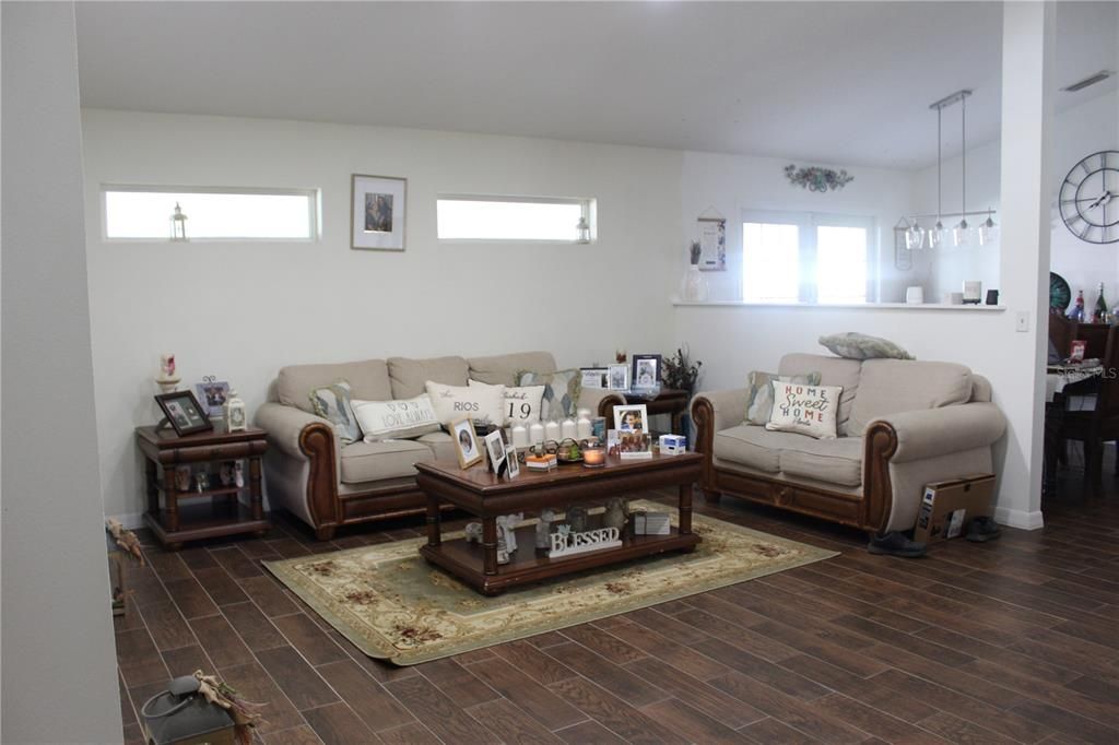 For Sale: $380,000 (3 beds, 2 baths, 1813 Square Feet)