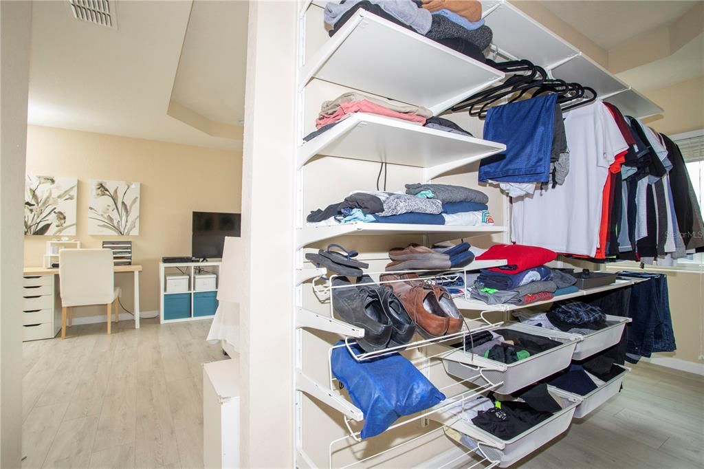 For Sale: $749,900 (4 beds, 3 baths, 2616 Square Feet)