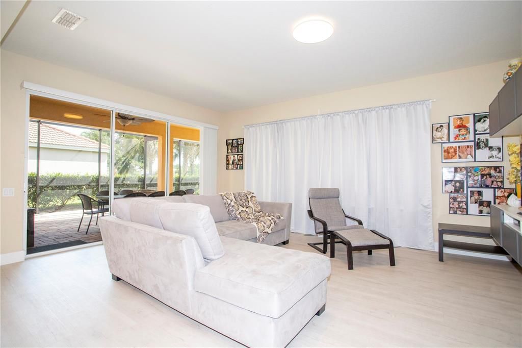 For Sale: $749,900 (4 beds, 3 baths, 2616 Square Feet)