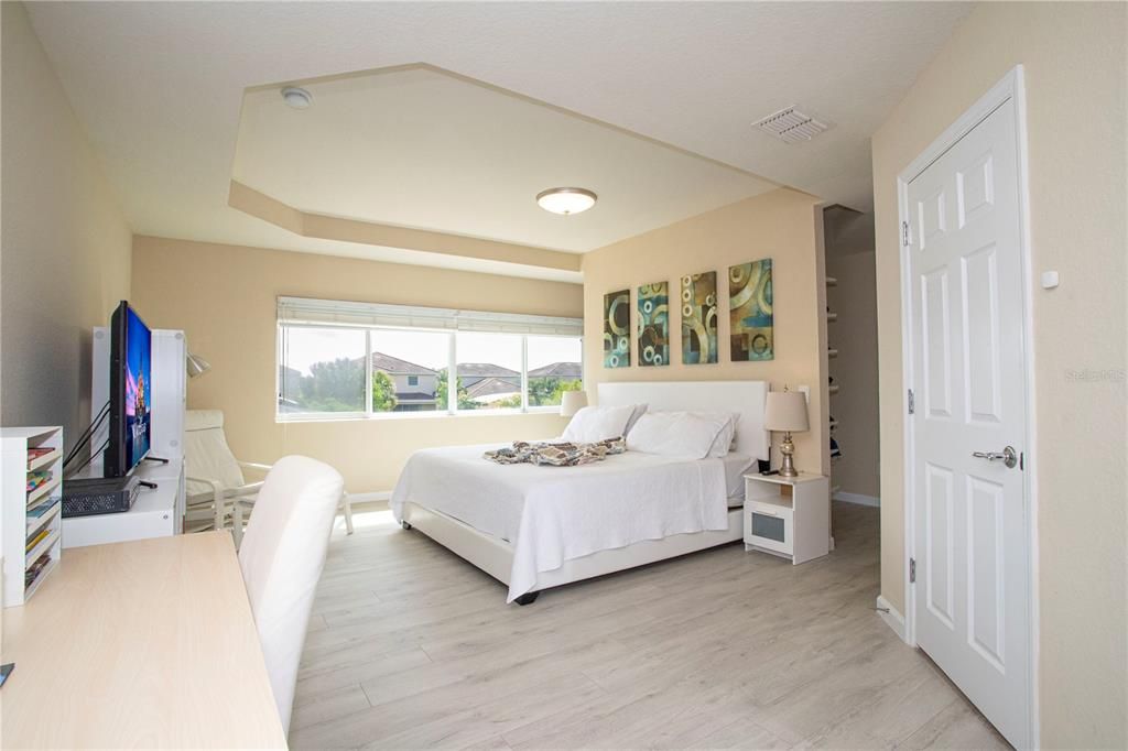 For Sale: $749,900 (4 beds, 3 baths, 2616 Square Feet)