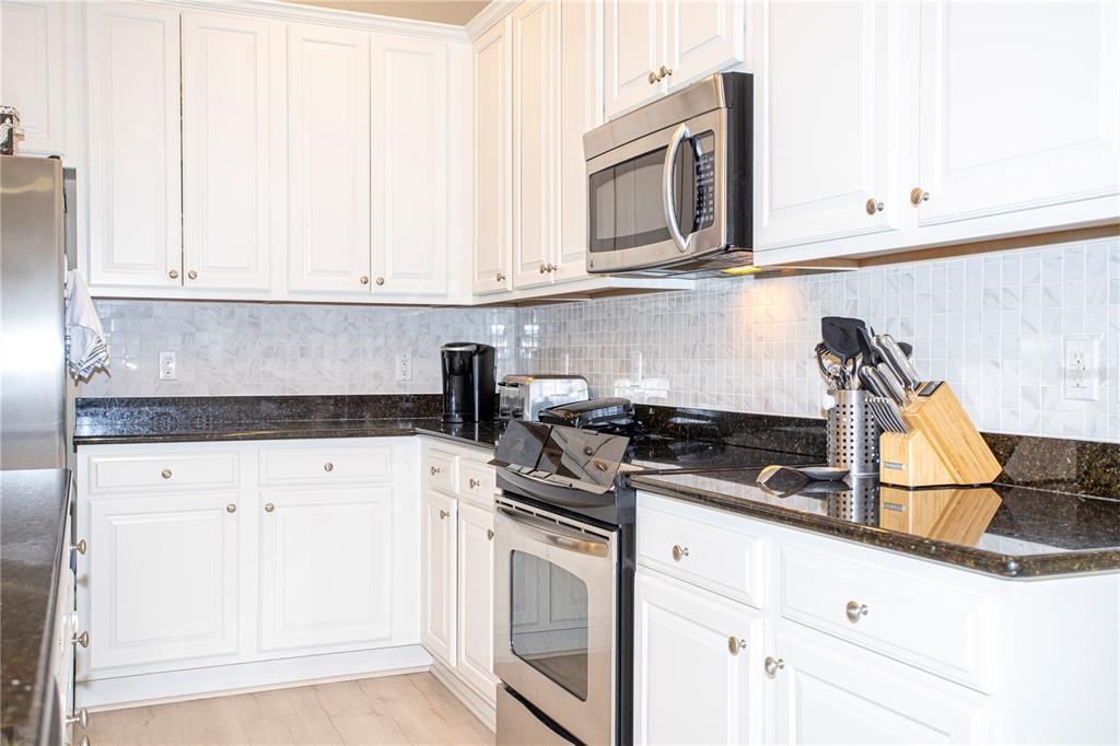 For Sale: $749,900 (4 beds, 3 baths, 2616 Square Feet)