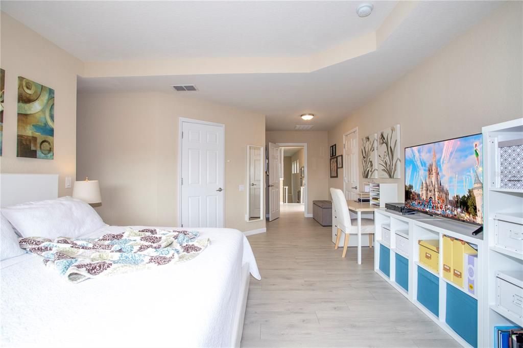 For Sale: $749,900 (4 beds, 3 baths, 2616 Square Feet)