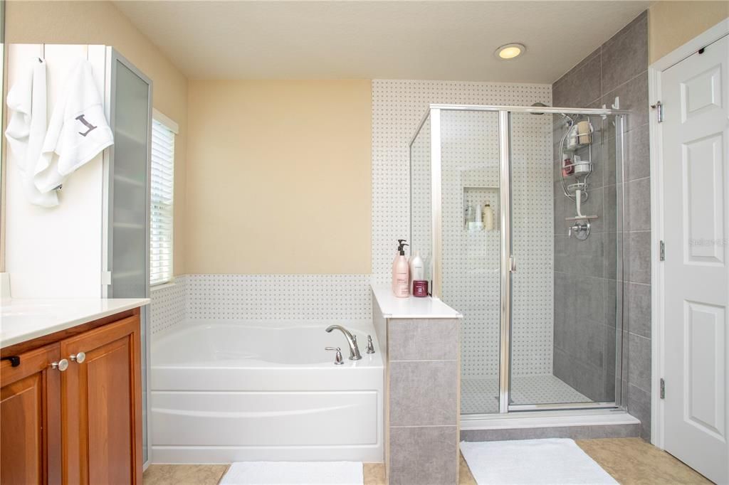 For Sale: $749,900 (4 beds, 3 baths, 2616 Square Feet)