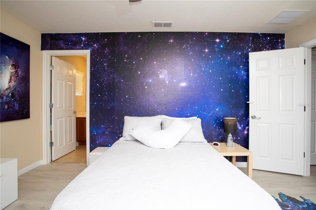 For Sale: $749,900 (4 beds, 3 baths, 2616 Square Feet)