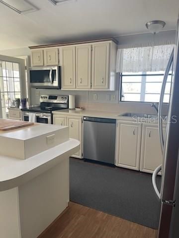 На продажу: $215,000 (2 спален, 2 ванн, 1764 Квадратных фут)