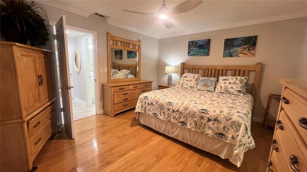 For Rent: $2,200 (2 beds, 2 baths, 1070 Square Feet)