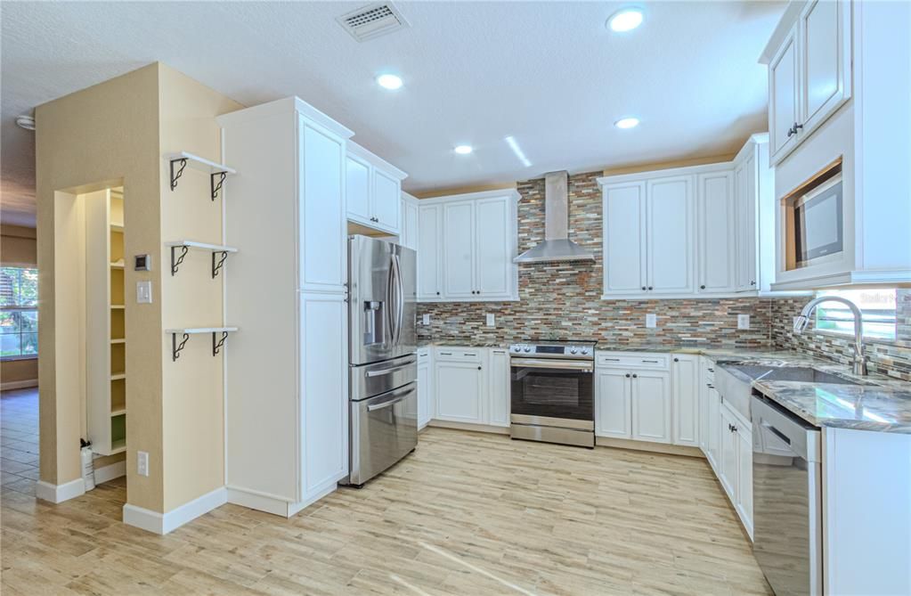 For Rent: $2,400 (2 beds, 2 baths, 1234 Square Feet)