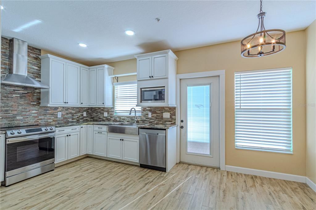 For Rent: $2,400 (2 beds, 2 baths, 1234 Square Feet)