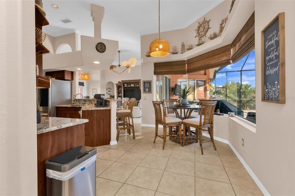 En Venta: $489,900 (3 camas, 2 baños, 2375 Pies cuadrados)