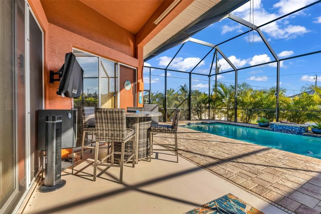 En Venta: $489,900 (3 camas, 2 baños, 2375 Pies cuadrados)