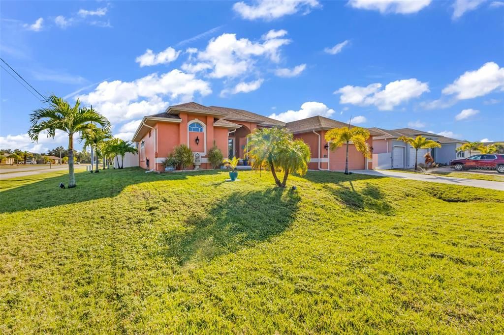 En Venta: $489,900 (3 camas, 2 baños, 2375 Pies cuadrados)