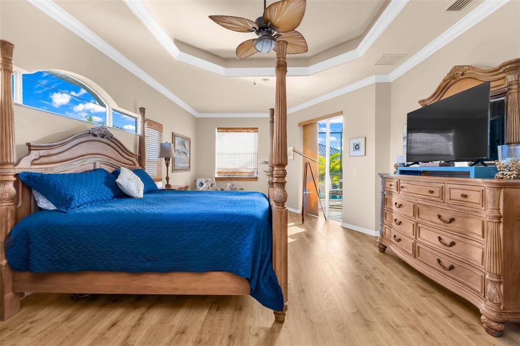 En Venta: $489,900 (3 camas, 2 baños, 2375 Pies cuadrados)