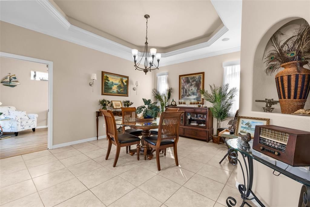 En Venta: $489,900 (3 camas, 2 baños, 2375 Pies cuadrados)