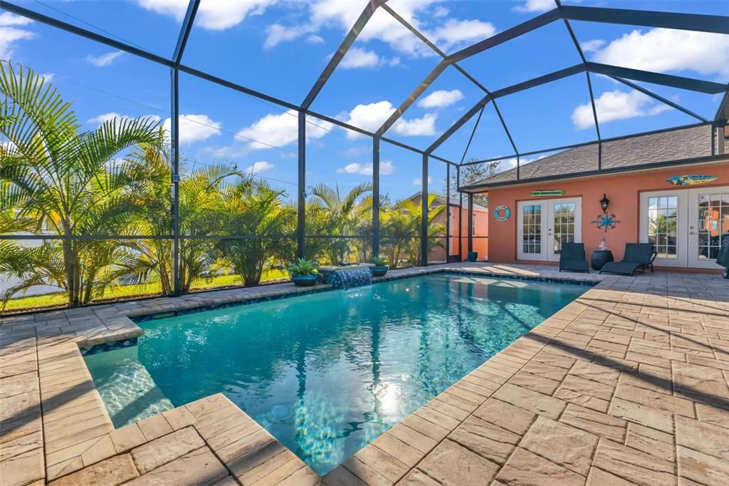 En Venta: $489,900 (3 camas, 2 baños, 2375 Pies cuadrados)