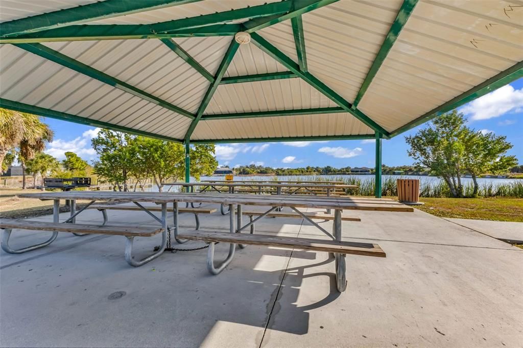 En Venta: $489,900 (3 camas, 2 baños, 2375 Pies cuadrados)