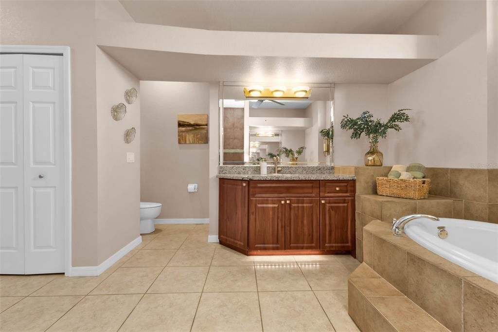 En Venta: $489,900 (3 camas, 2 baños, 2375 Pies cuadrados)