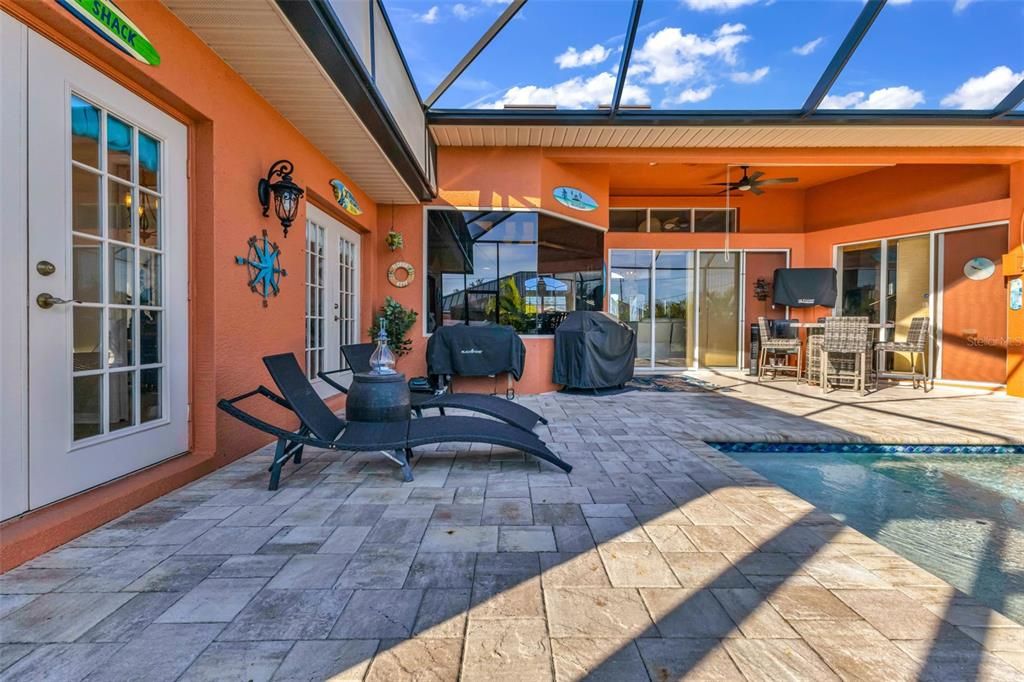 En Venta: $489,900 (3 camas, 2 baños, 2375 Pies cuadrados)