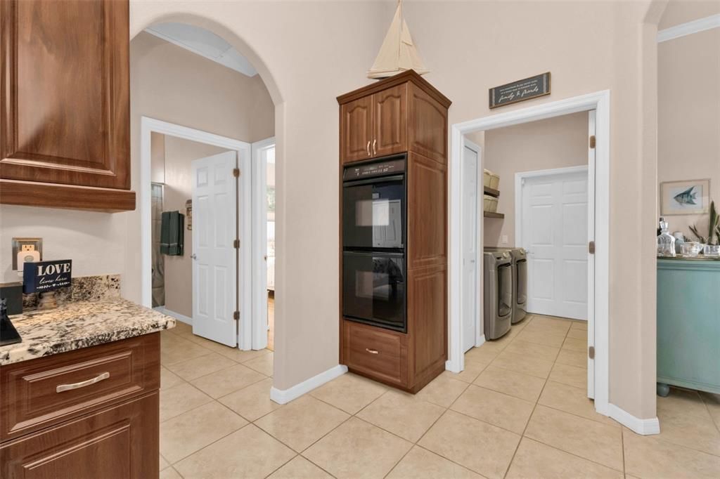 En Venta: $489,900 (3 camas, 2 baños, 2375 Pies cuadrados)