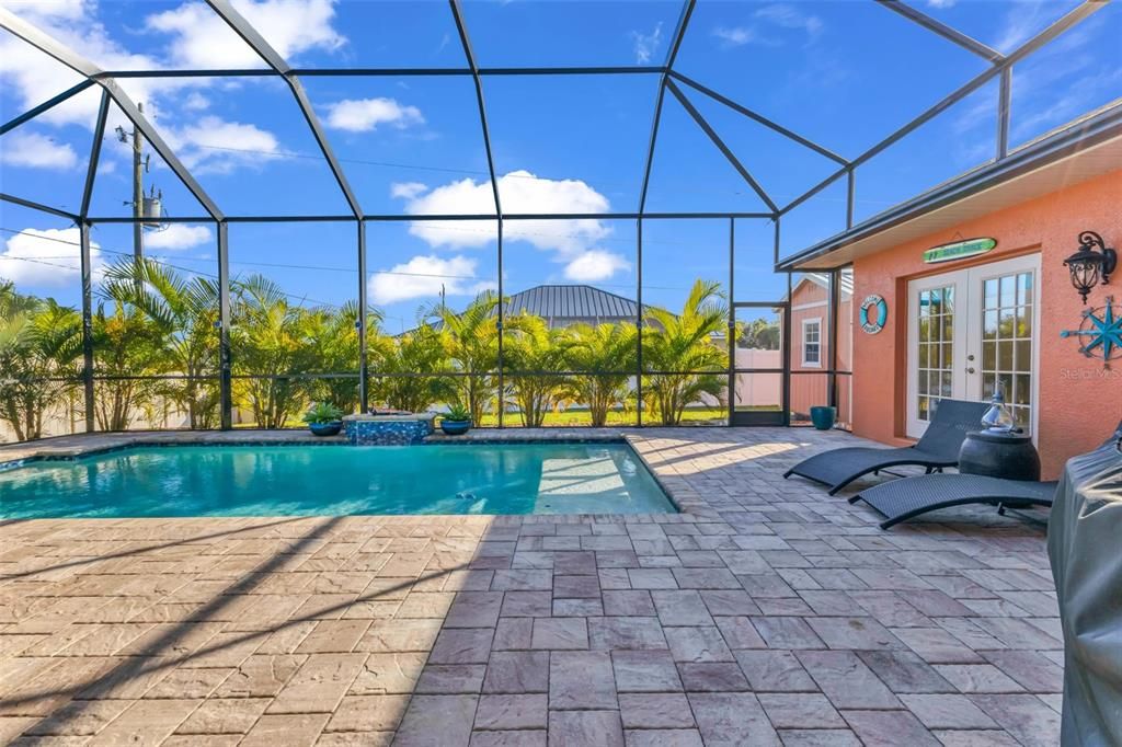 En Venta: $489,900 (3 camas, 2 baños, 2375 Pies cuadrados)