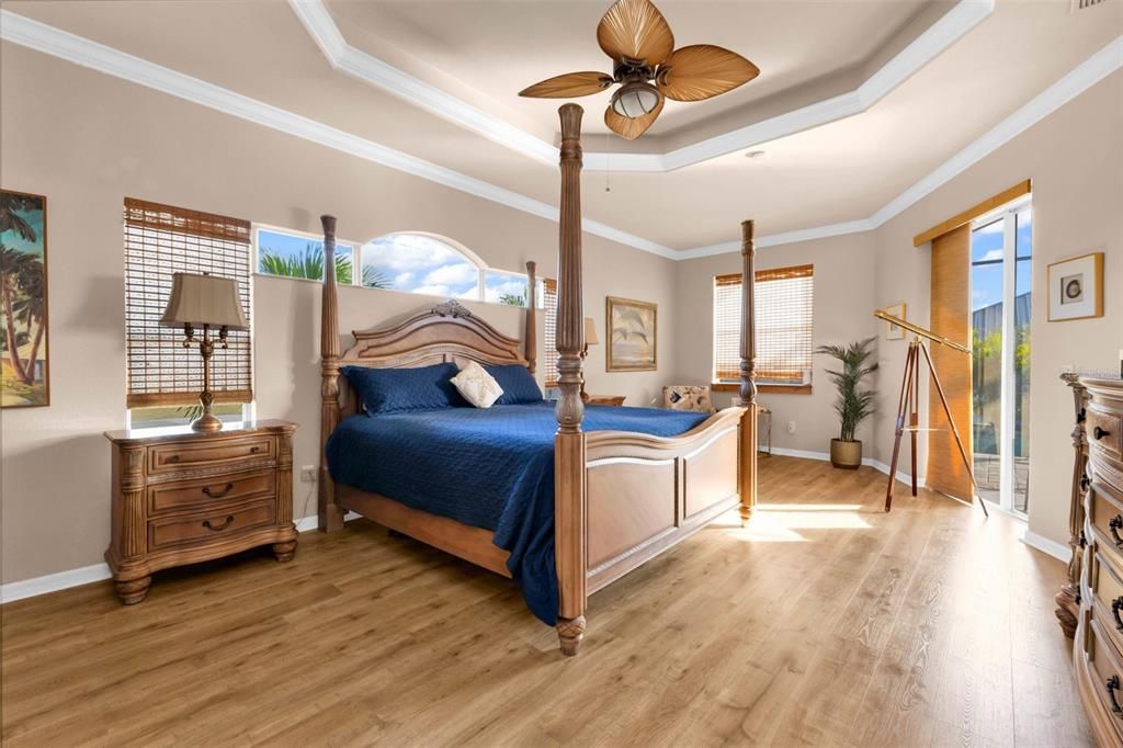 En Venta: $489,900 (3 camas, 2 baños, 2375 Pies cuadrados)