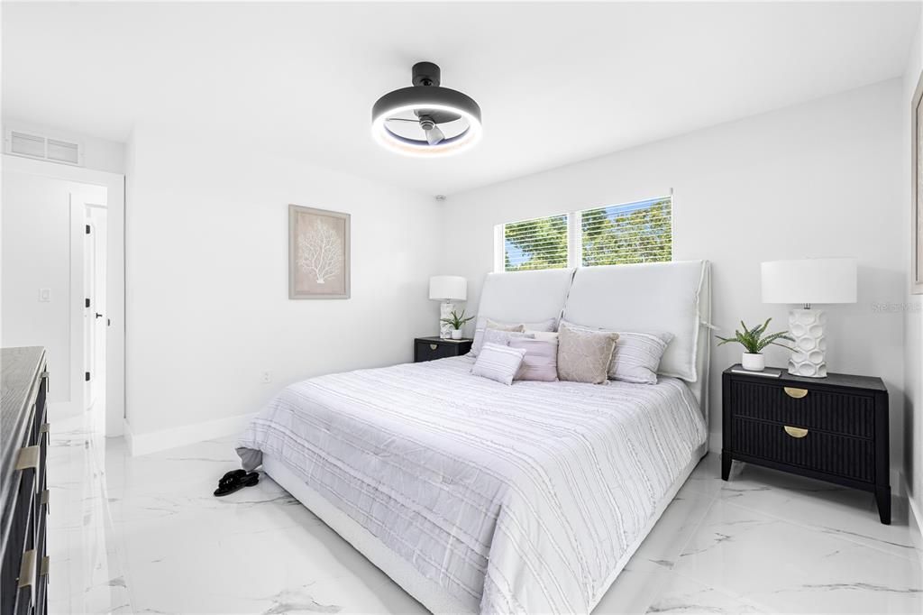 合同活跃: $485,000 (3 贝兹, 2 浴室, 1379 平方英尺)