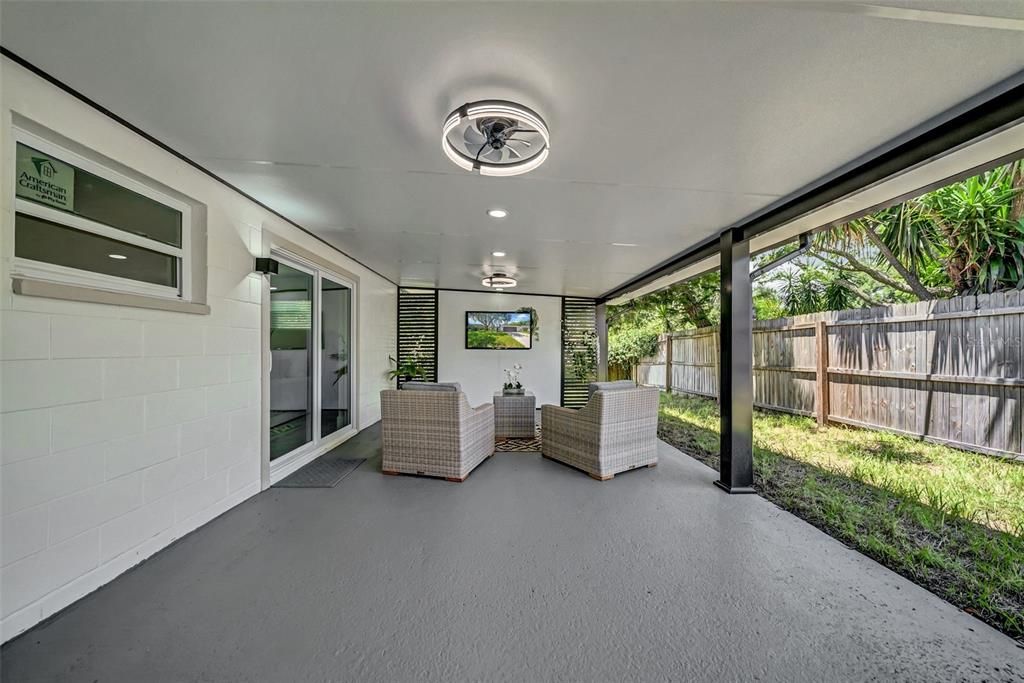 合同活跃: $485,000 (3 贝兹, 2 浴室, 1379 平方英尺)