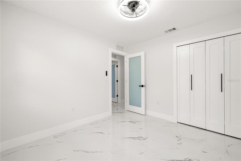 合同活跃: $485,000 (3 贝兹, 2 浴室, 1379 平方英尺)