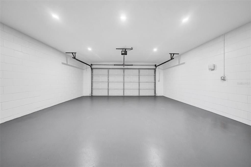 合同活跃: $485,000 (3 贝兹, 2 浴室, 1379 平方英尺)