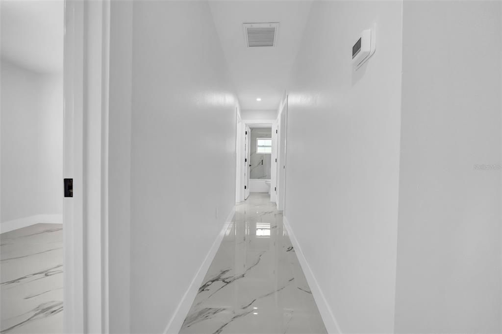 合同活跃: $485,000 (3 贝兹, 2 浴室, 1379 平方英尺)