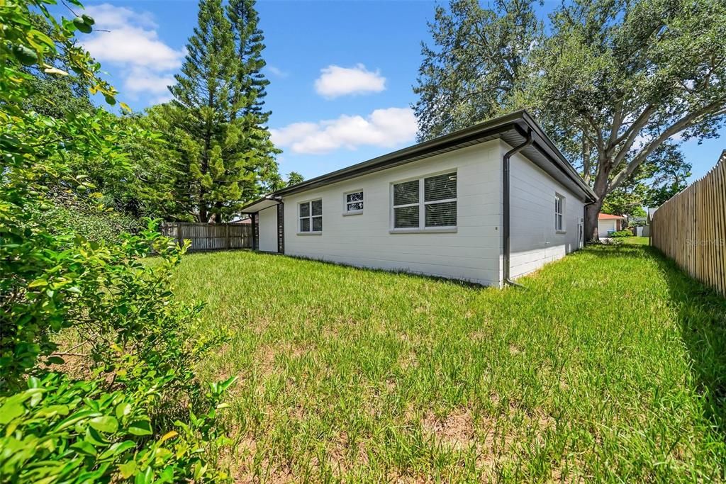 合同活跃: $485,000 (3 贝兹, 2 浴室, 1379 平方英尺)