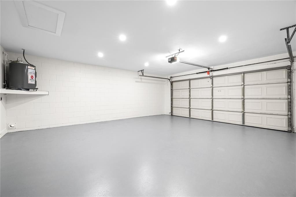 合同活跃: $485,000 (3 贝兹, 2 浴室, 1379 平方英尺)